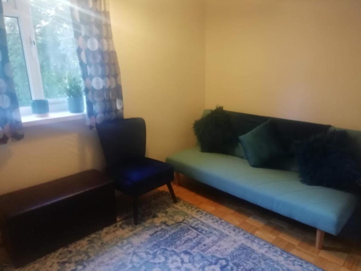 Single Bedroom In A Cozy Maisonette - Bushey Zewnętrze zdjęcie